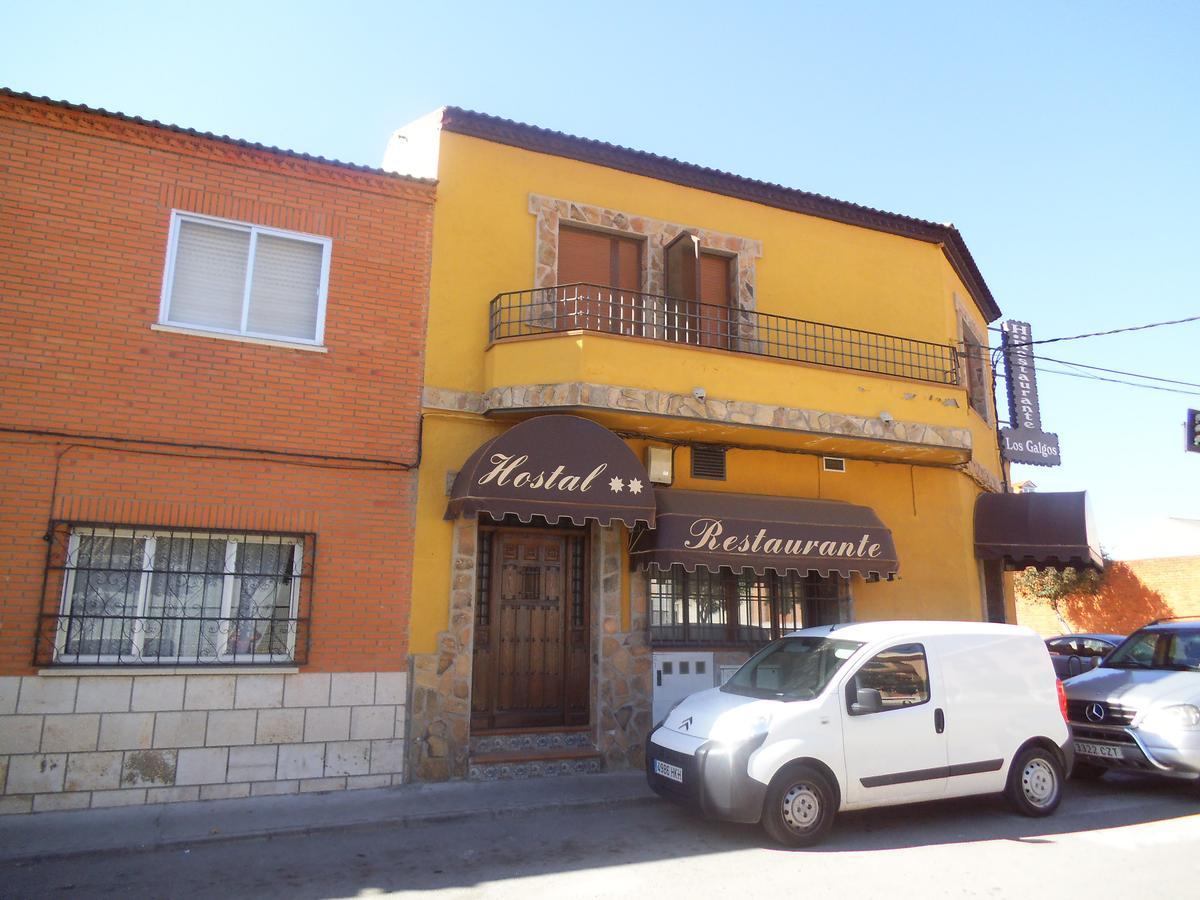 Hostal Los Galgos Yepes Bagian luar foto