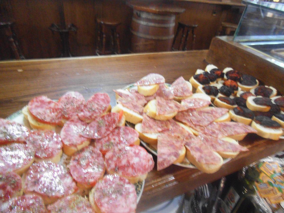 Hostal Los Galgos Yepes Bagian luar foto